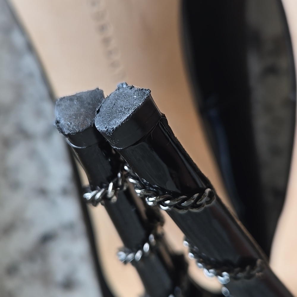 Gorgeous Black Patent Leather Pumps - Picture 9 of 10